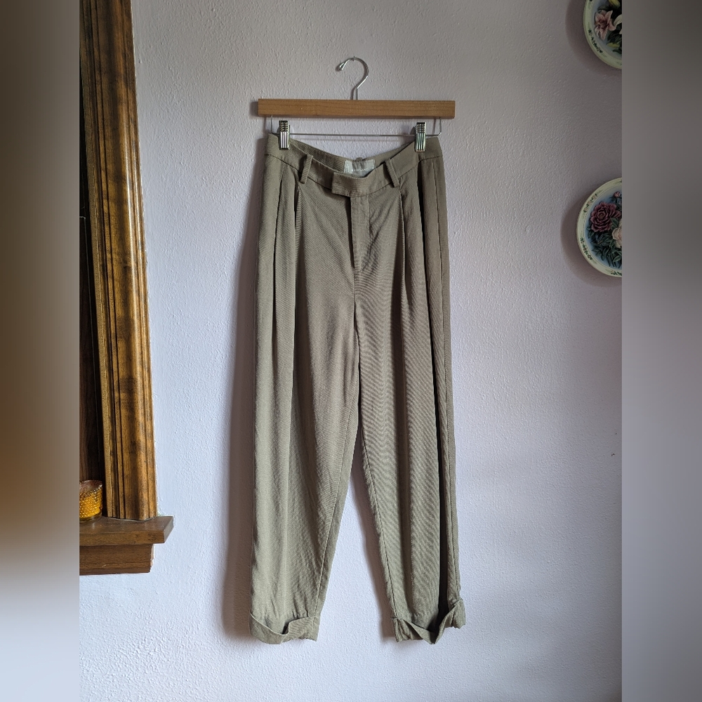 Everlane Tan/Taupe Pleated Chinos High-Waisted Relaxed Fit Size 0